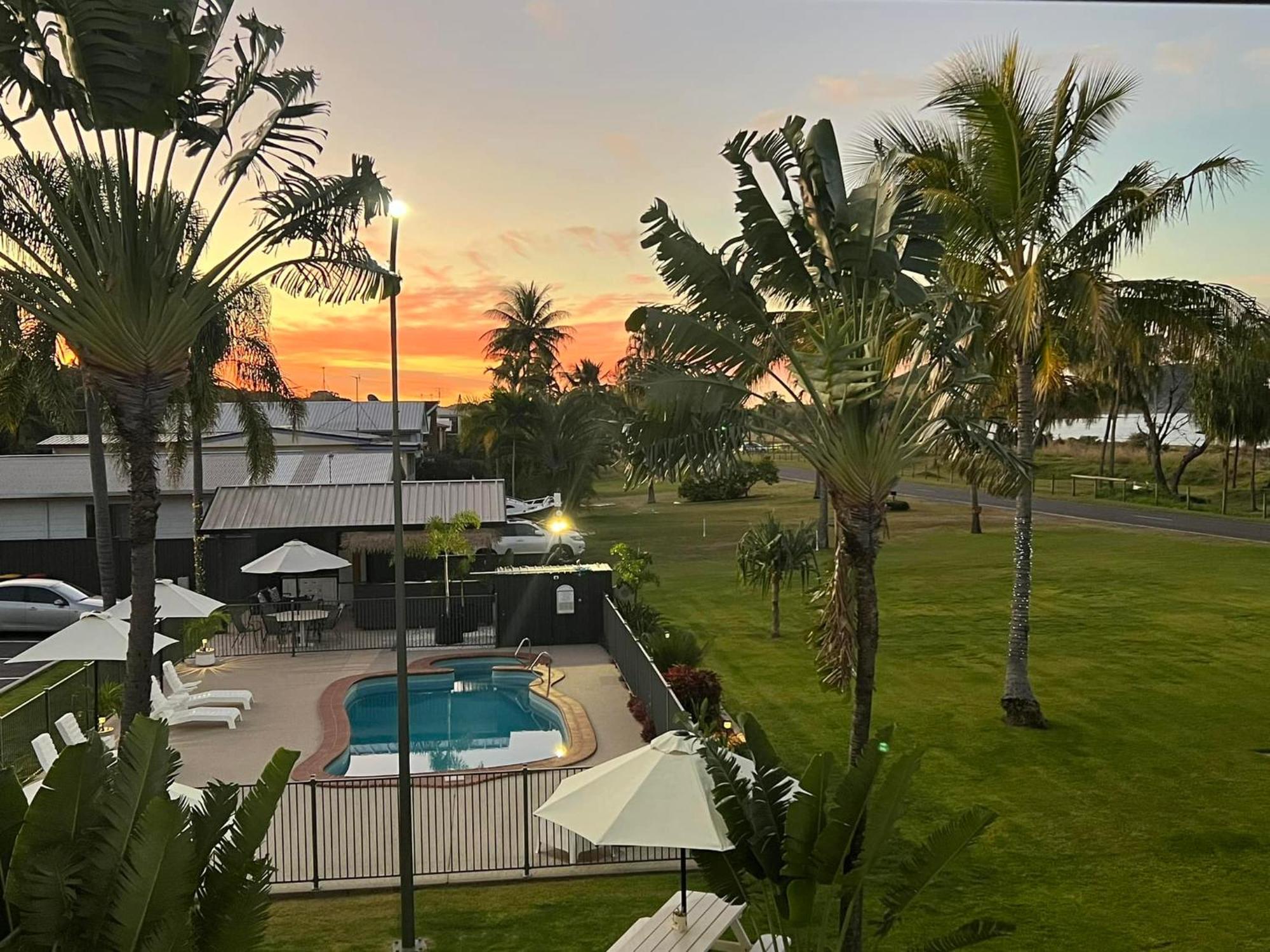 Kinka Palms Motel Yeppoon Exterior foto